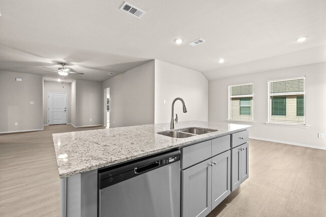 Building Photo - 8502 E County Rd 111