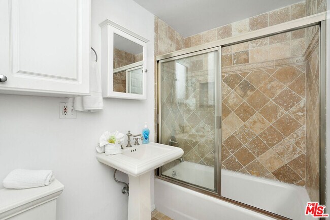 Building Photo - 2101 Ocean Ave