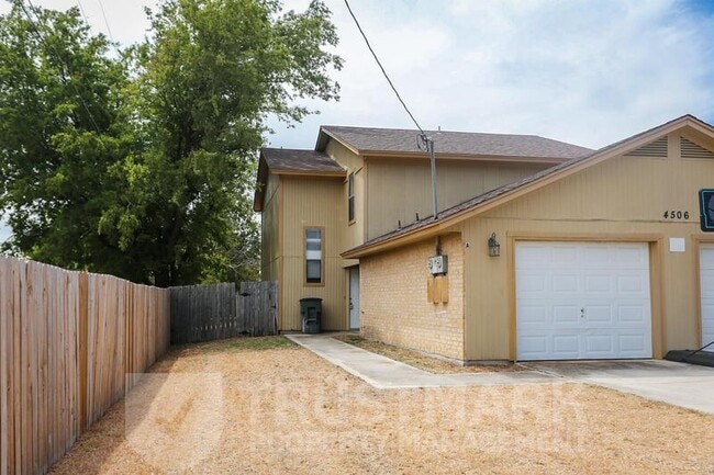 Building Photo - 4506 Lago Cir