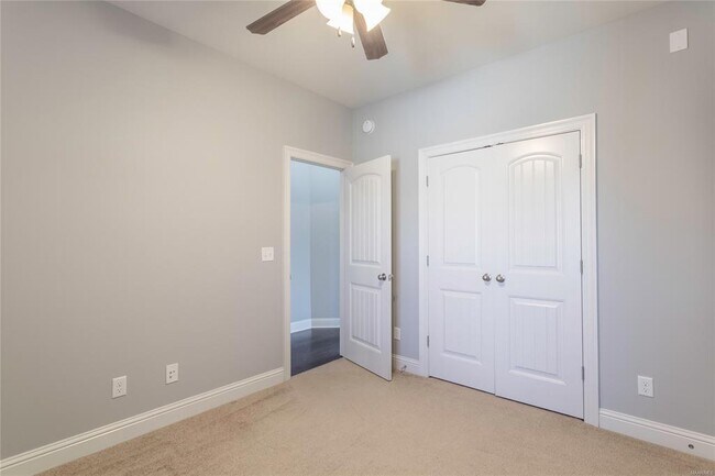 Building Photo - 8740 Pemberton Park