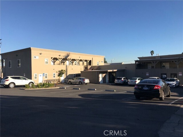 Primary Photo - 1349 N Altadena Dr