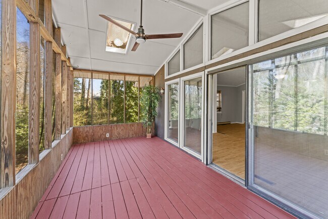 Building Photo - 4421 Jacobs Dr SW