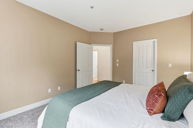 Building Photo - 7223 Althorp Way