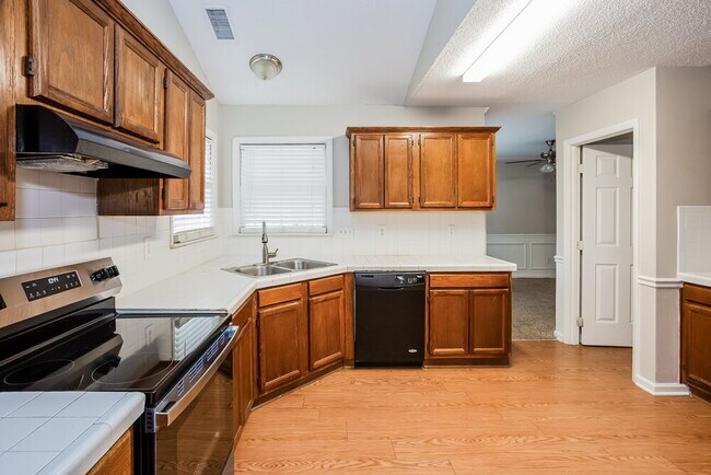 Building Photo - 2328 Torrington Ln