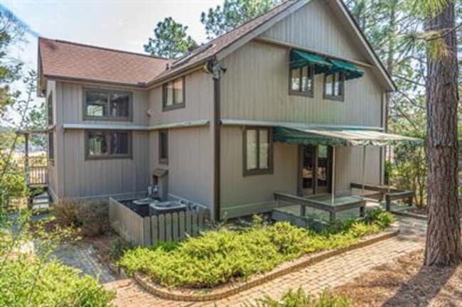 Building Photo - 19 Shenecossett Ln