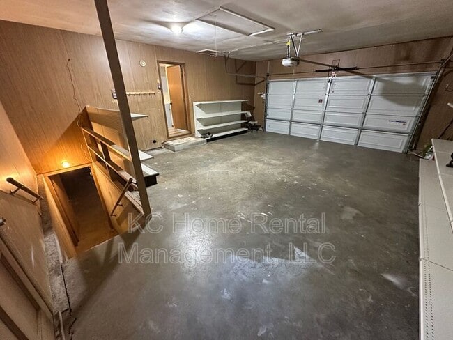 Building Photo - 8216 W 97th St