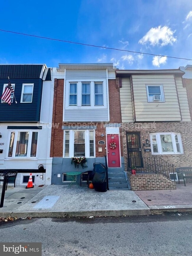 Building Photo - 2441 S Philip St