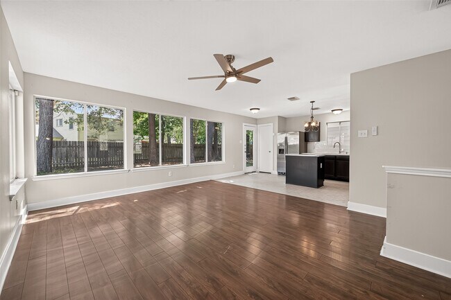 Building Photo - 18174 Woodsdale Ct