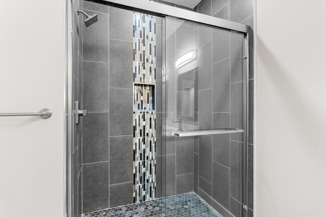 Building Photo - 5 Romana Ln