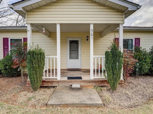 Building Photo - 2 Bed, 1 Bath - Home