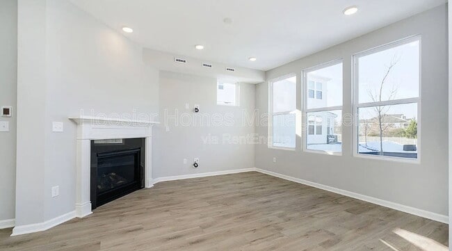 Building Photo - 7273 Shroyer Wy