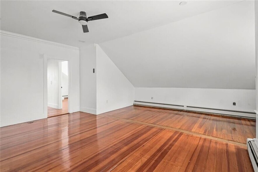 Building Photo - 123 Radcliffe Ave