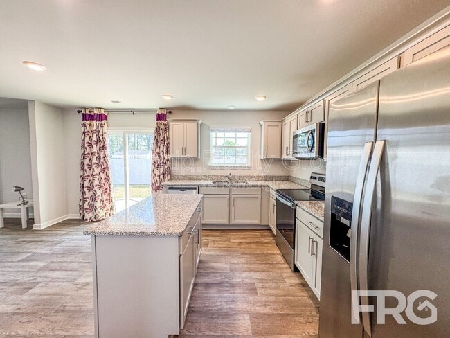 Building Photo - 1313 Riverstone Dr