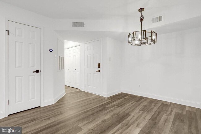 Building Photo - 3307 Wyndham Cir