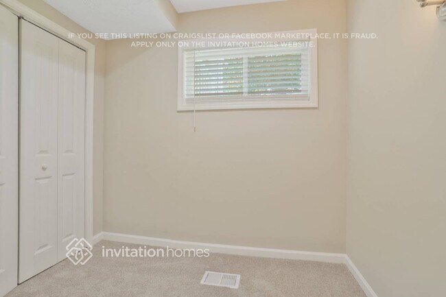 Building Photo - 5789 Chisholm Trail SW