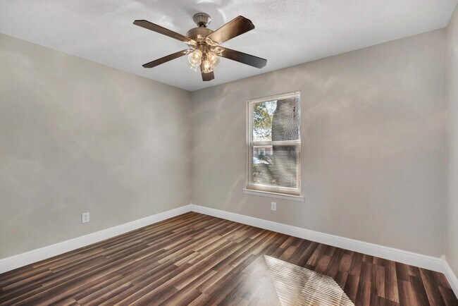 Building Photo - 266 Honeysuckle Way