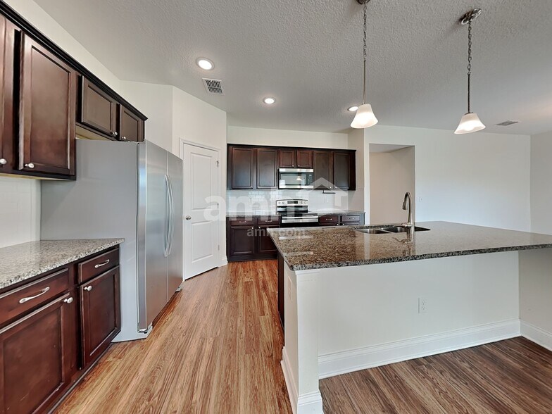 Building Photo - 2470 Ixora Ct