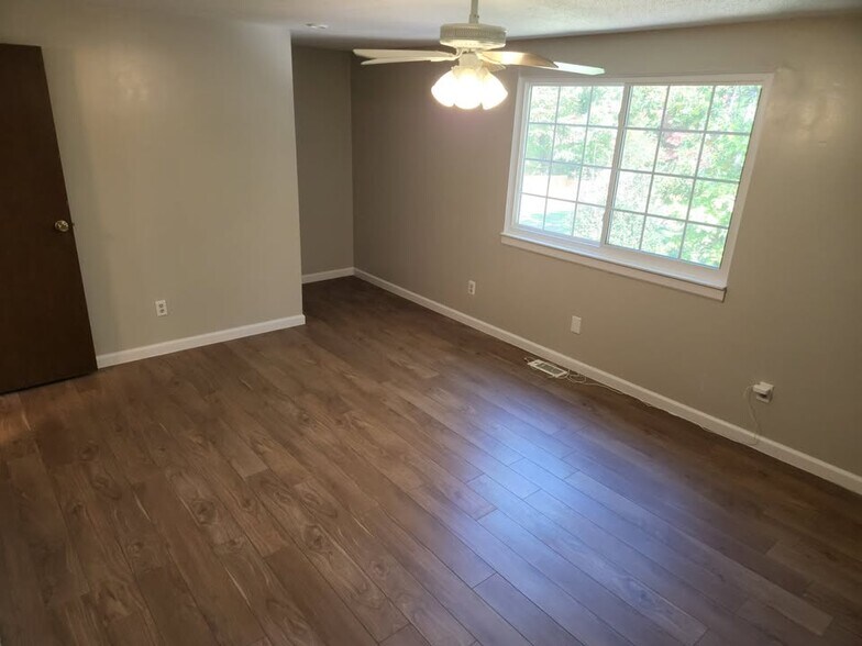 Building Photo - 7732 Crown Crest Ct
