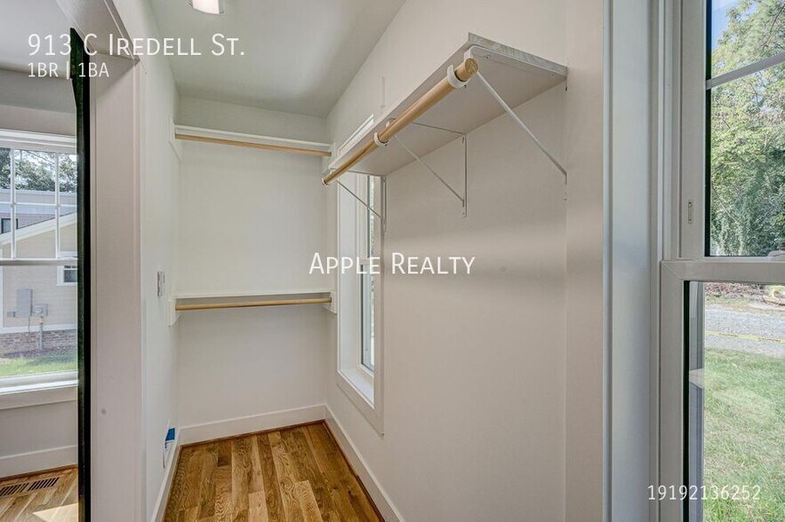 Building Photo - 913c Iredell St