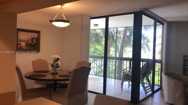 Building Photo - 2025 Lavers Cir