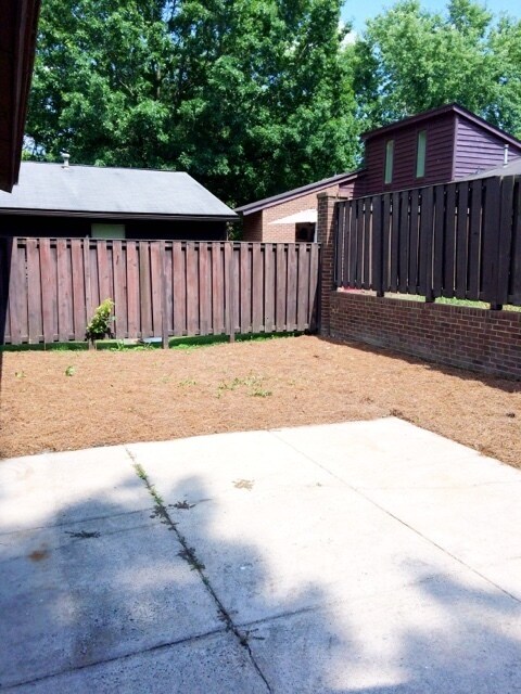 Building Photo - Holden Village Townhome Available - Newly ...