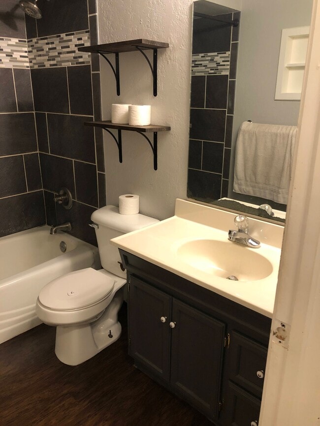 Main Bathroom (in Hall) - 254 Hickory Stick Ln