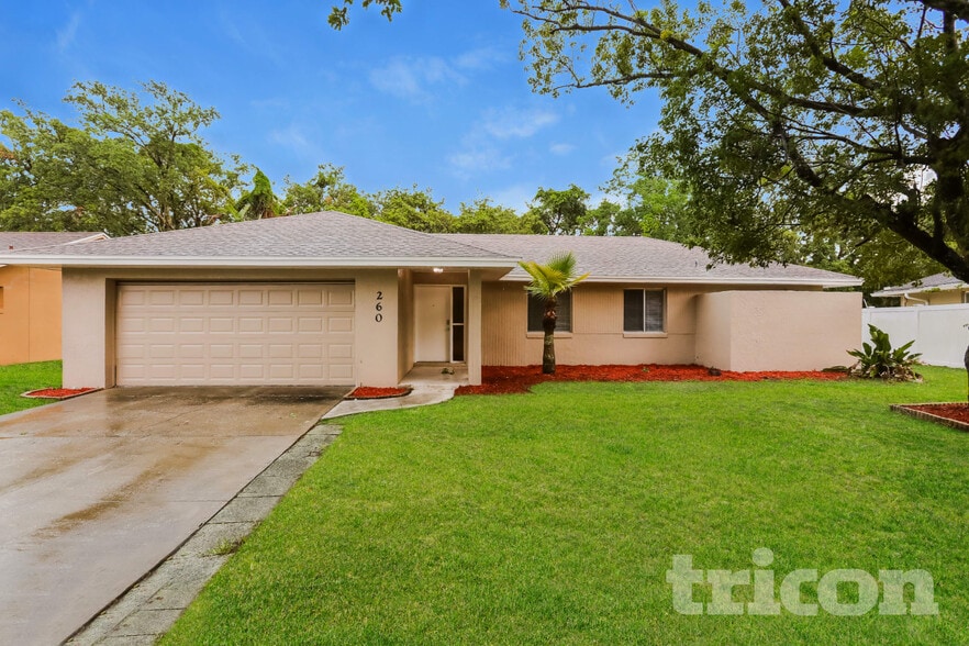 Primary Photo - 260 12 League Cir