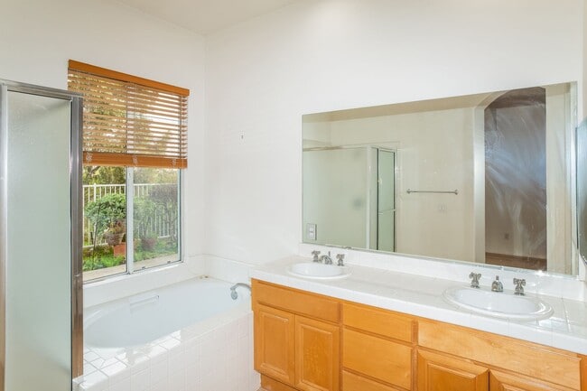 Building Photo - 3 bed 1 story, 2 bath Home In A Cul-De-Sac In Rolling Hills Ranch