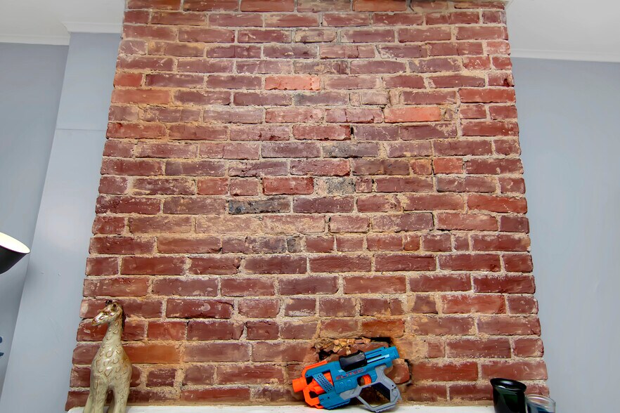 Building Photo - 452 42nd St