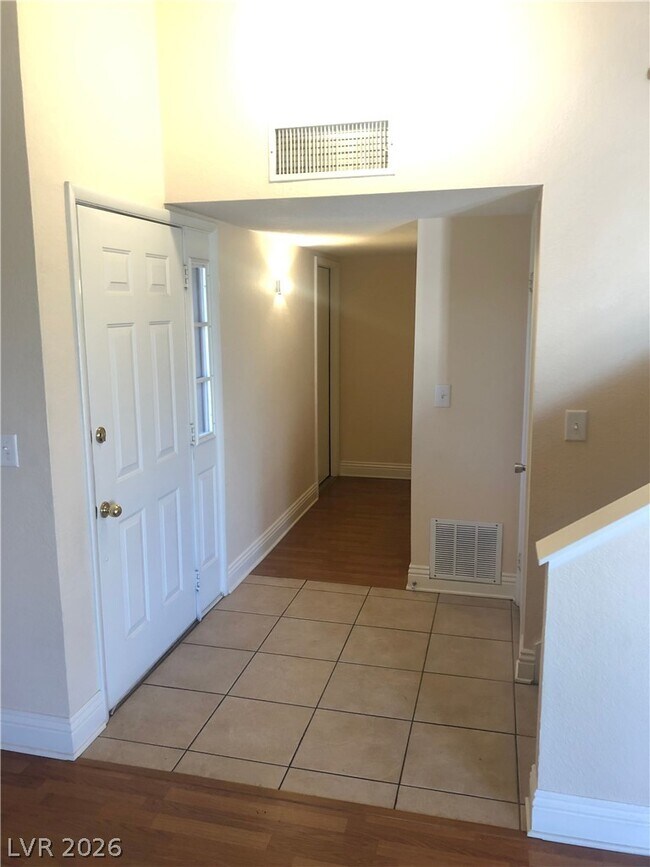 Building Photo - 7997 Flametree Ct