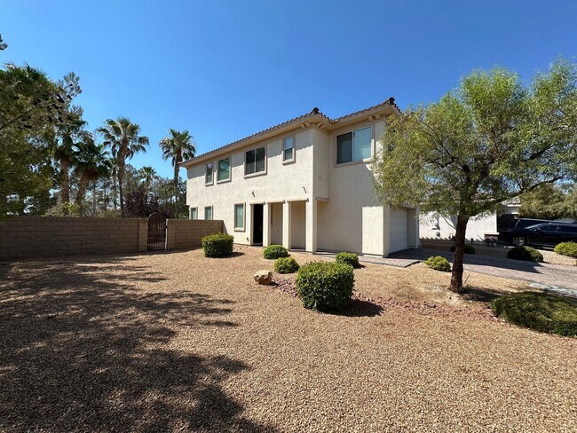 Building Photo - Rhodes Ranch