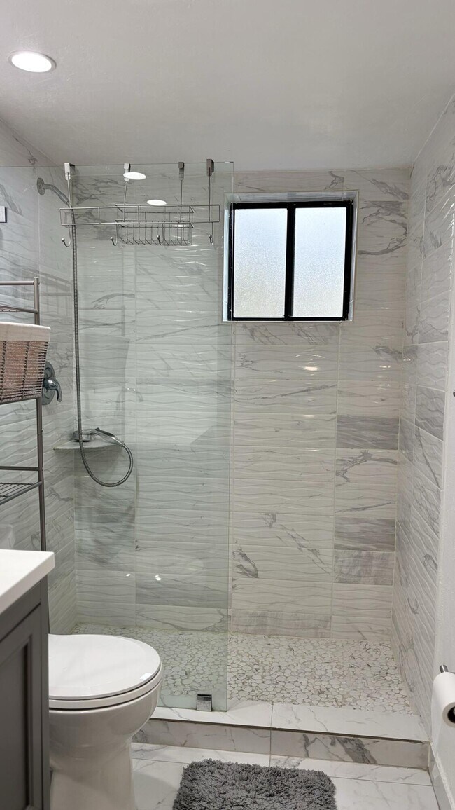 Building Photo - 5130 Las Verdes Cir