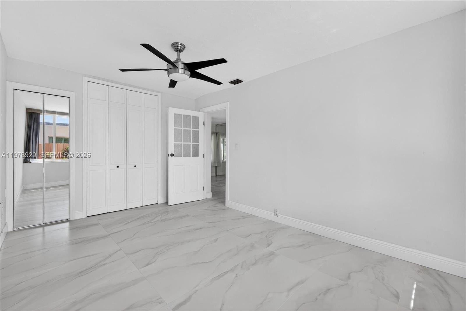 Building Photo - 1470 N Treasure Dr