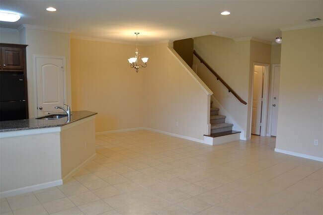 Building Photo - 336 Lazy Ln