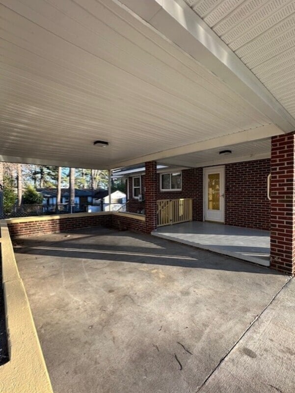 Building Photo - 1212 Deerwood St