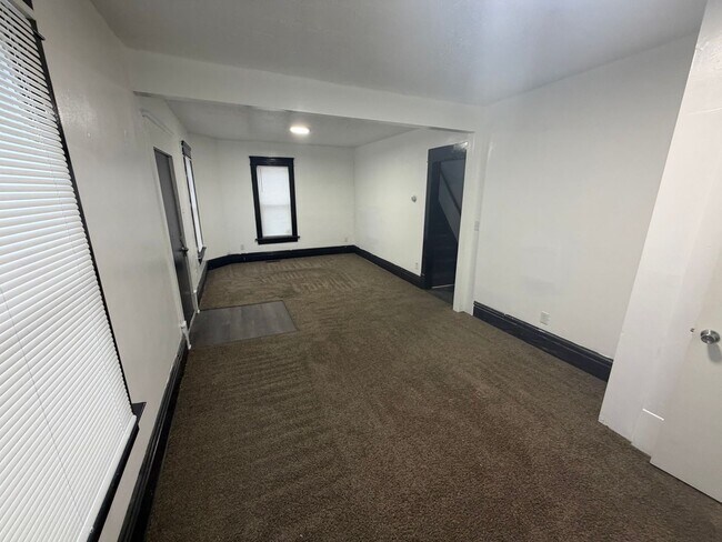 Building Photo - Beautifully redone 4-bedroom, 2-bath home available!