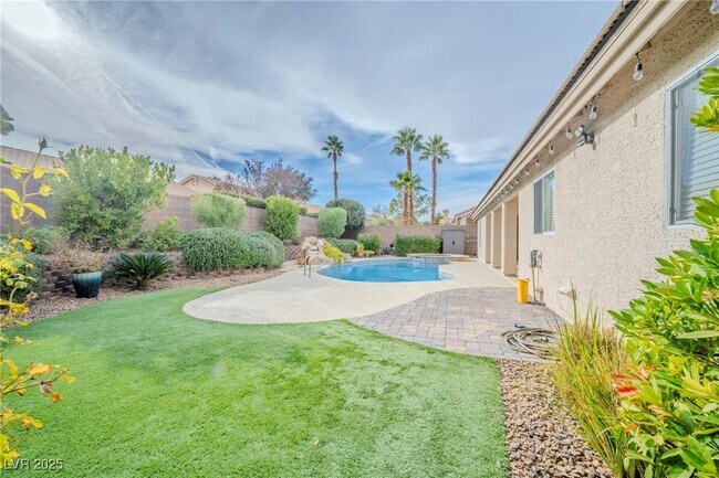 Building Photo - 921 San Bruno Ave