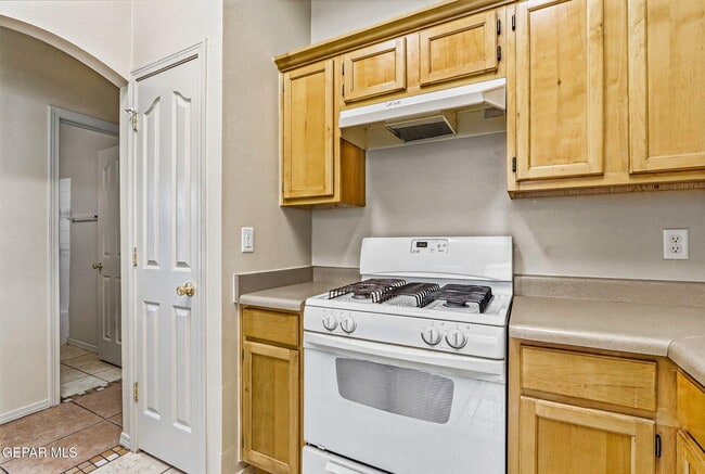 Building Photo - 1445 Paseo De Flor St