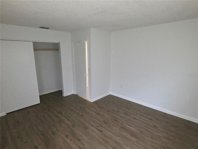 Building Photo - 210 Albee Rd W