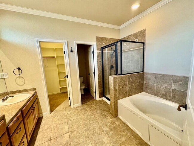 Building Photo - 15210 Falcon Dr