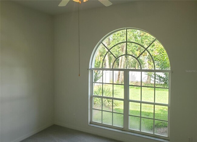 Building Photo - 327 N Taylor Rd