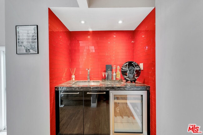 Building Photo - 13563 Contour Dr