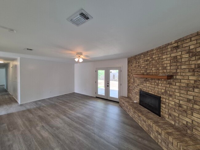 Building Photo - 4815 8th St