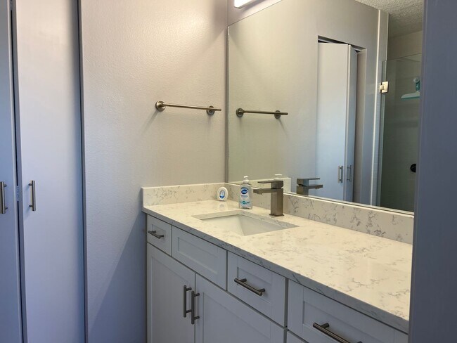 Building Photo - 371 Circlewood Dr