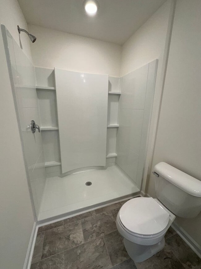 Building Photo - 3 Bedroom / 2.5 Bath Townhome Kingsport, TN