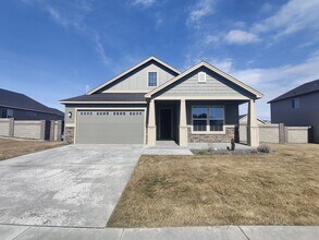 Building Photo - Gorgeous Newer Single Family Home in West ...