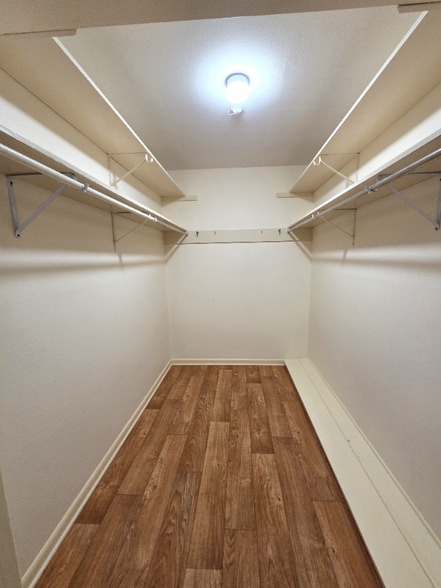 Building Photo - 102 Ruelle