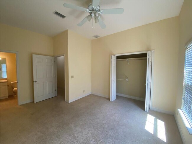 Building Photo - 1510 SW 25th Pl