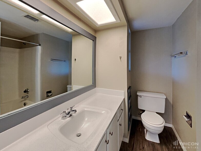 Building Photo - 1417 E Ironwood Dr