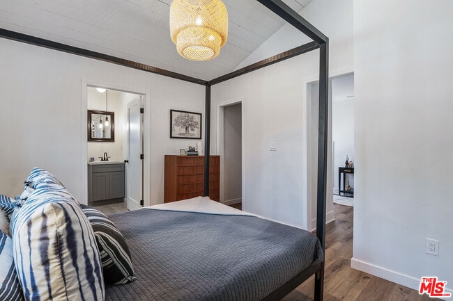 Building Photo - 2217 Scott Ave